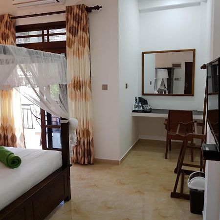 My Whales Guest House Banduramulla Bagian luar foto