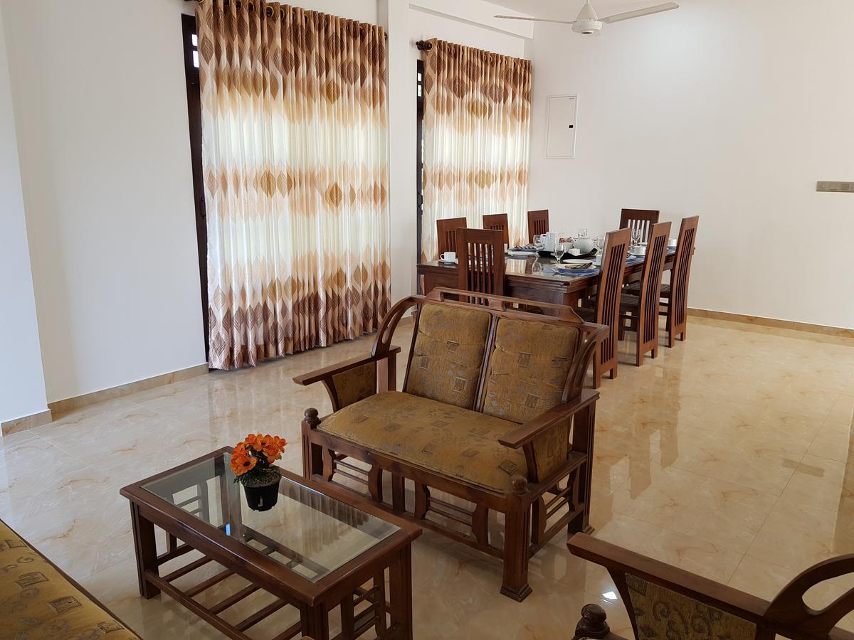 My Whales Guest House Banduramulla Bagian luar foto