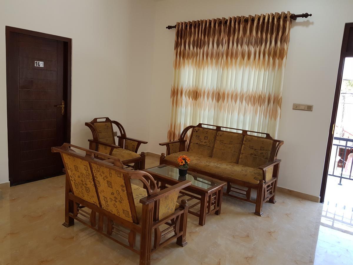 My Whales Guest House Banduramulla Bagian luar foto