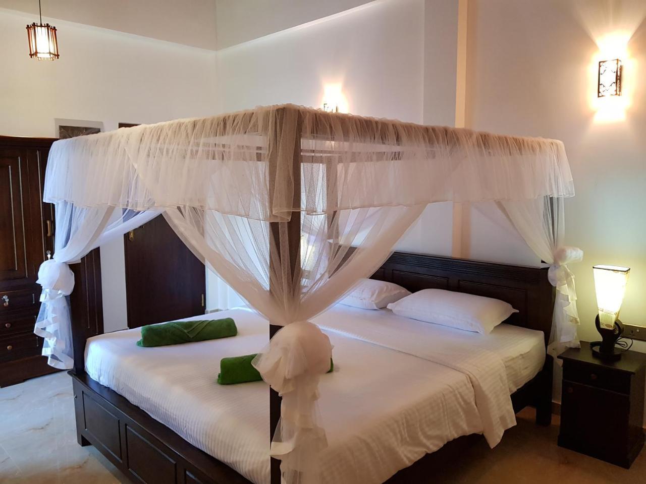 My Whales Guest House Banduramulla Bagian luar foto